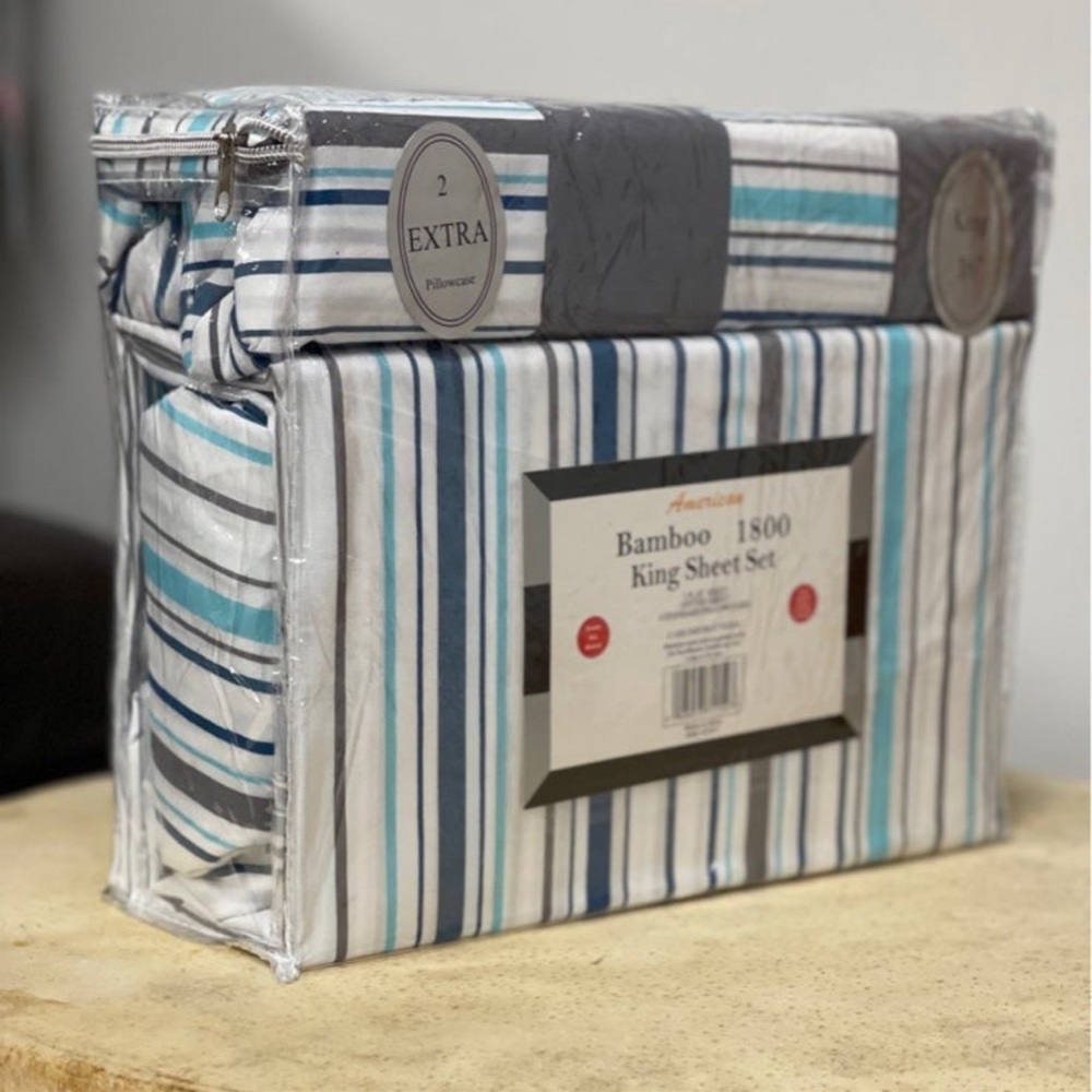 Beautiful Blue/White Hypoallergenic Bedsheet Set, King